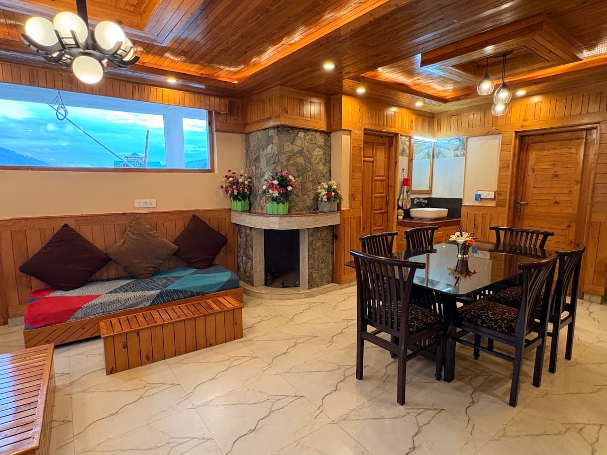 Luxury 3 BHK Mountain Stay in Manali room