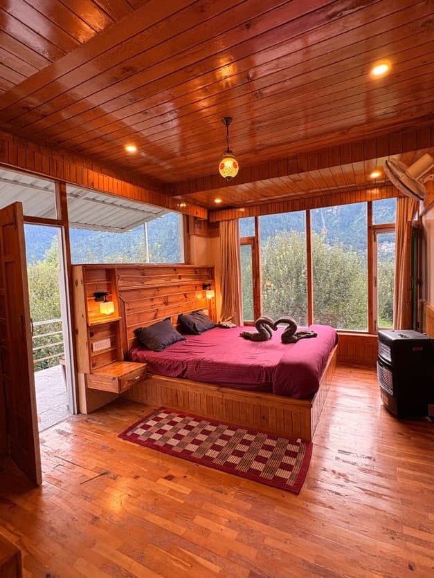 Luxury 3 BHK Mountain Stay in Manali interior